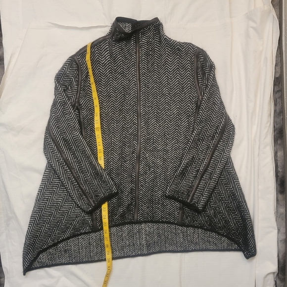 Tom Ford leather trimmed cashmere blend sweater size Large - Picture 5 of 16